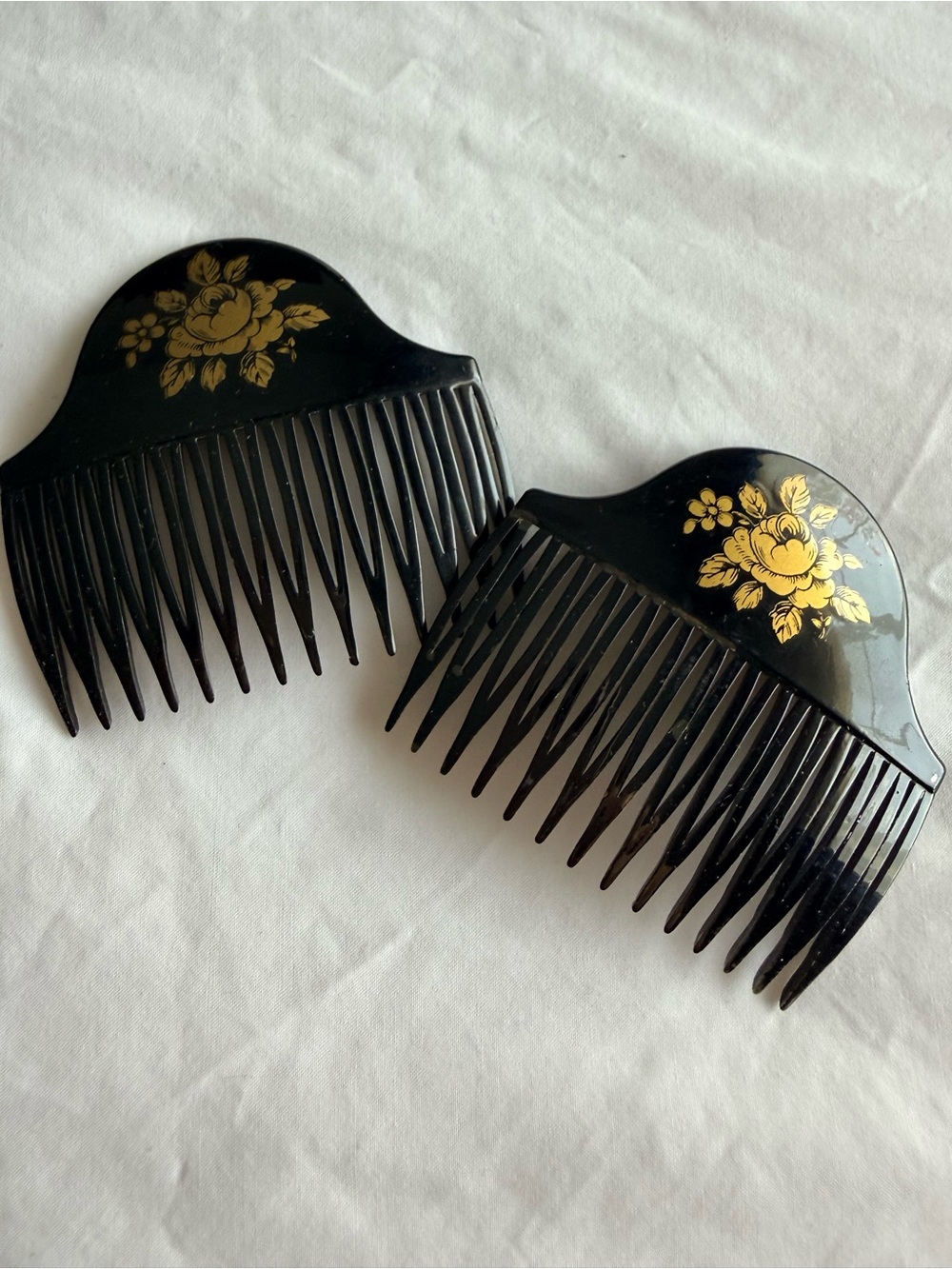 Vntg. Black Hair Comb with Gold Floral Accent - Women Accessories